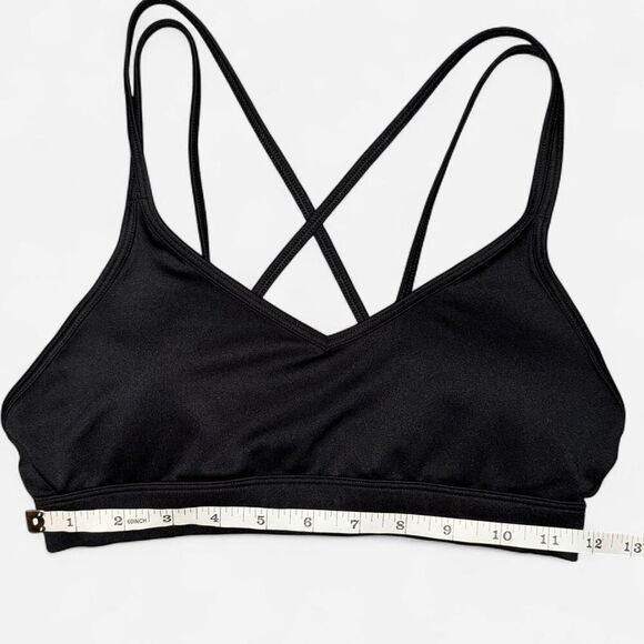 Old Navy Black Strappy Sports Bra - Picture 2 of 7
